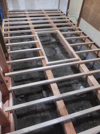 床下地(根太) d7556c9fd0b07be257c7422c2b3ea71a3